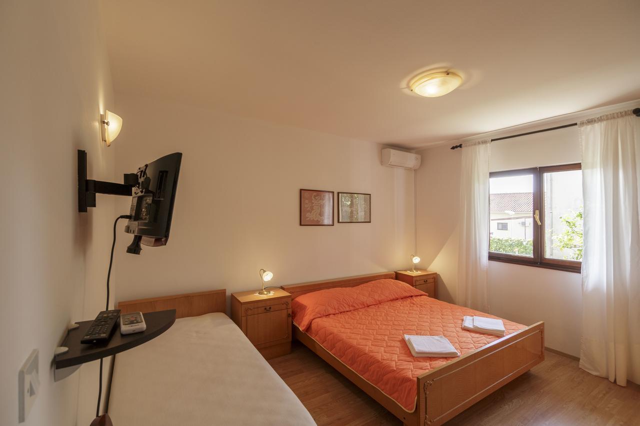 Apartmani Jordana Komiža Exteriér fotografie