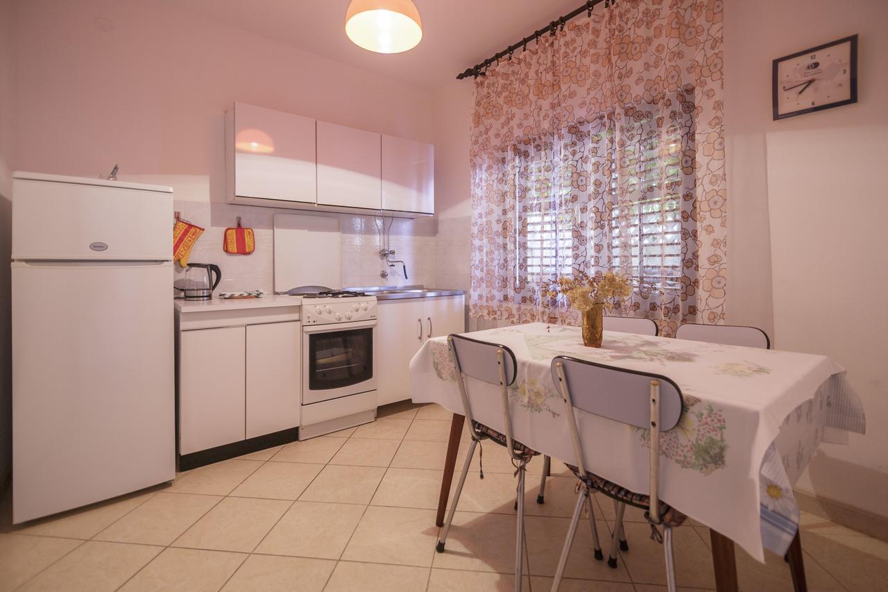 Apartmani Jordana Komiža Exteriér fotografie