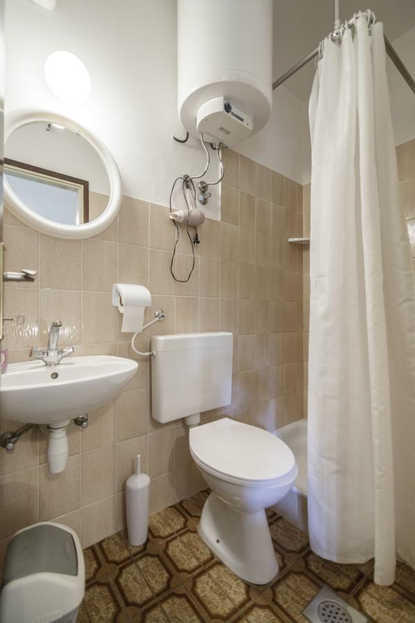 Apartmani Jordana Komiža Exteriér fotografie
