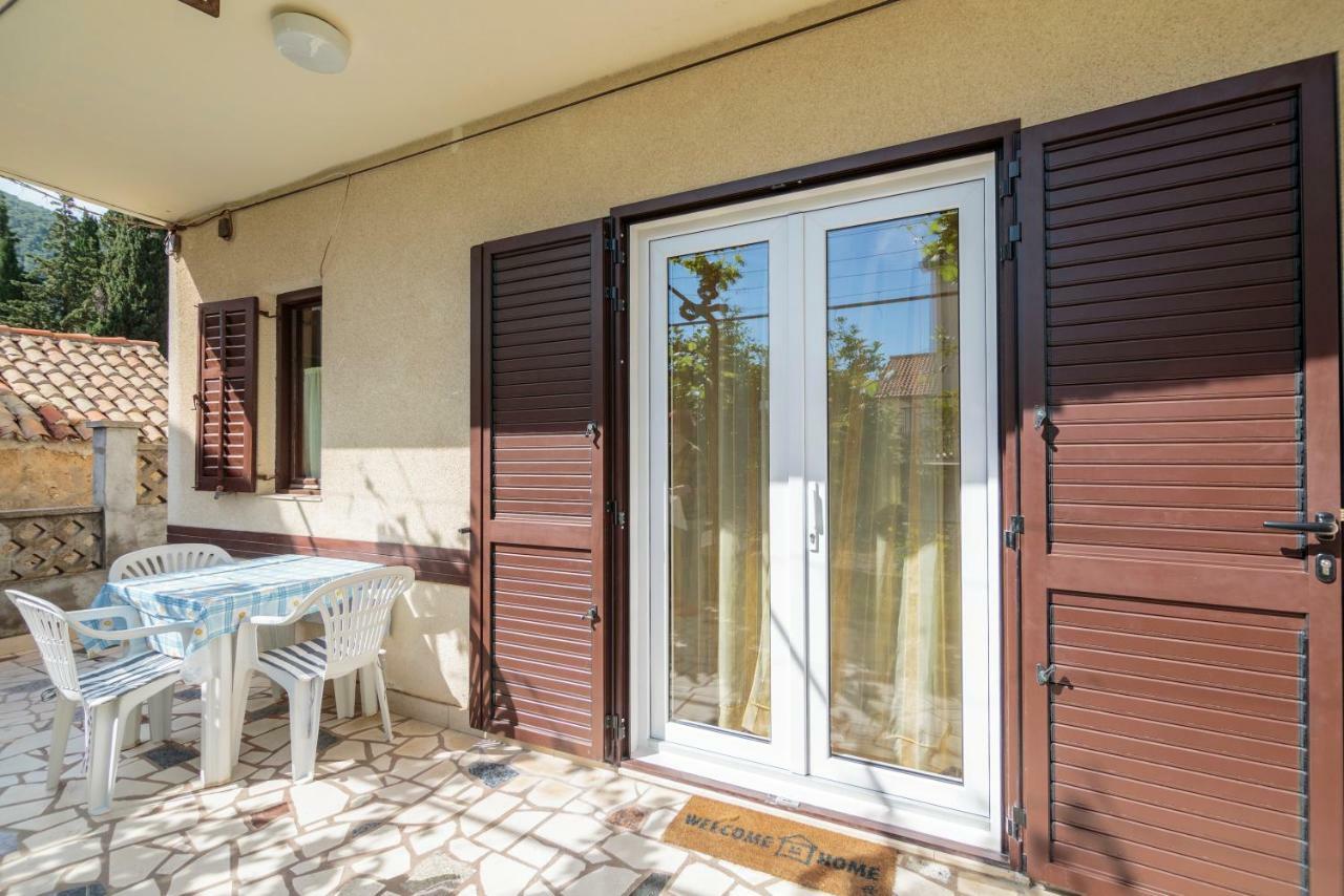 Apartmani Jordana Komiža Exteriér fotografie