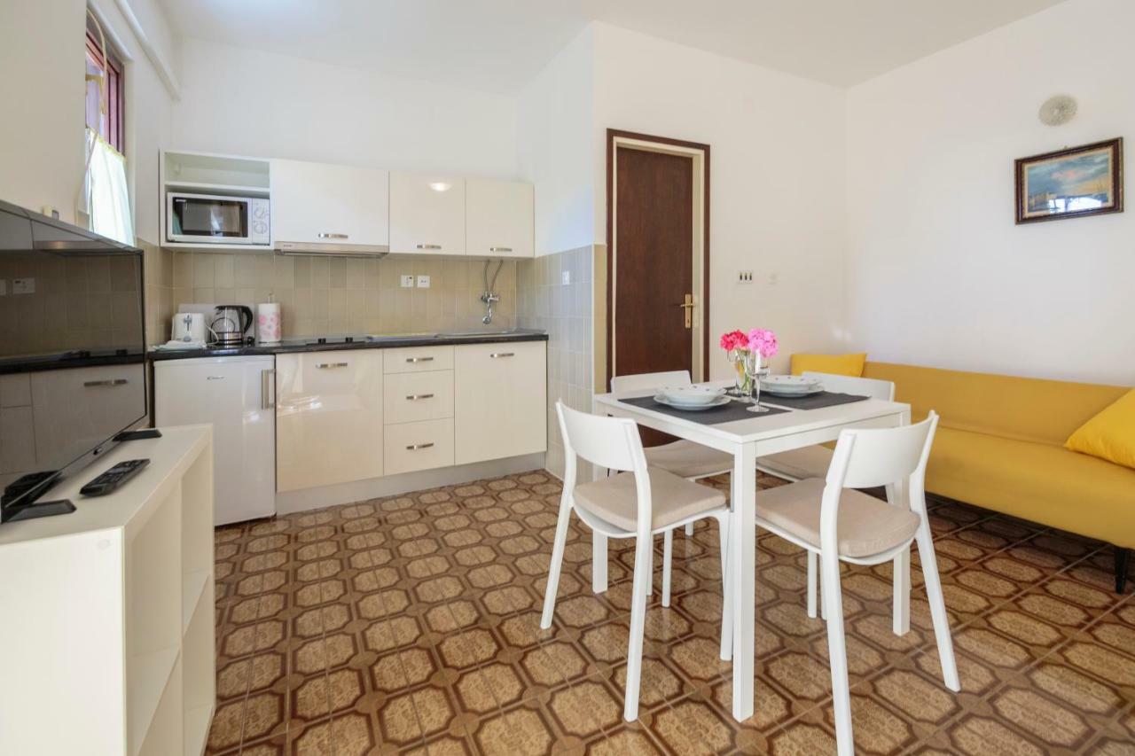 Apartmani Jordana Komiža Exteriér fotografie