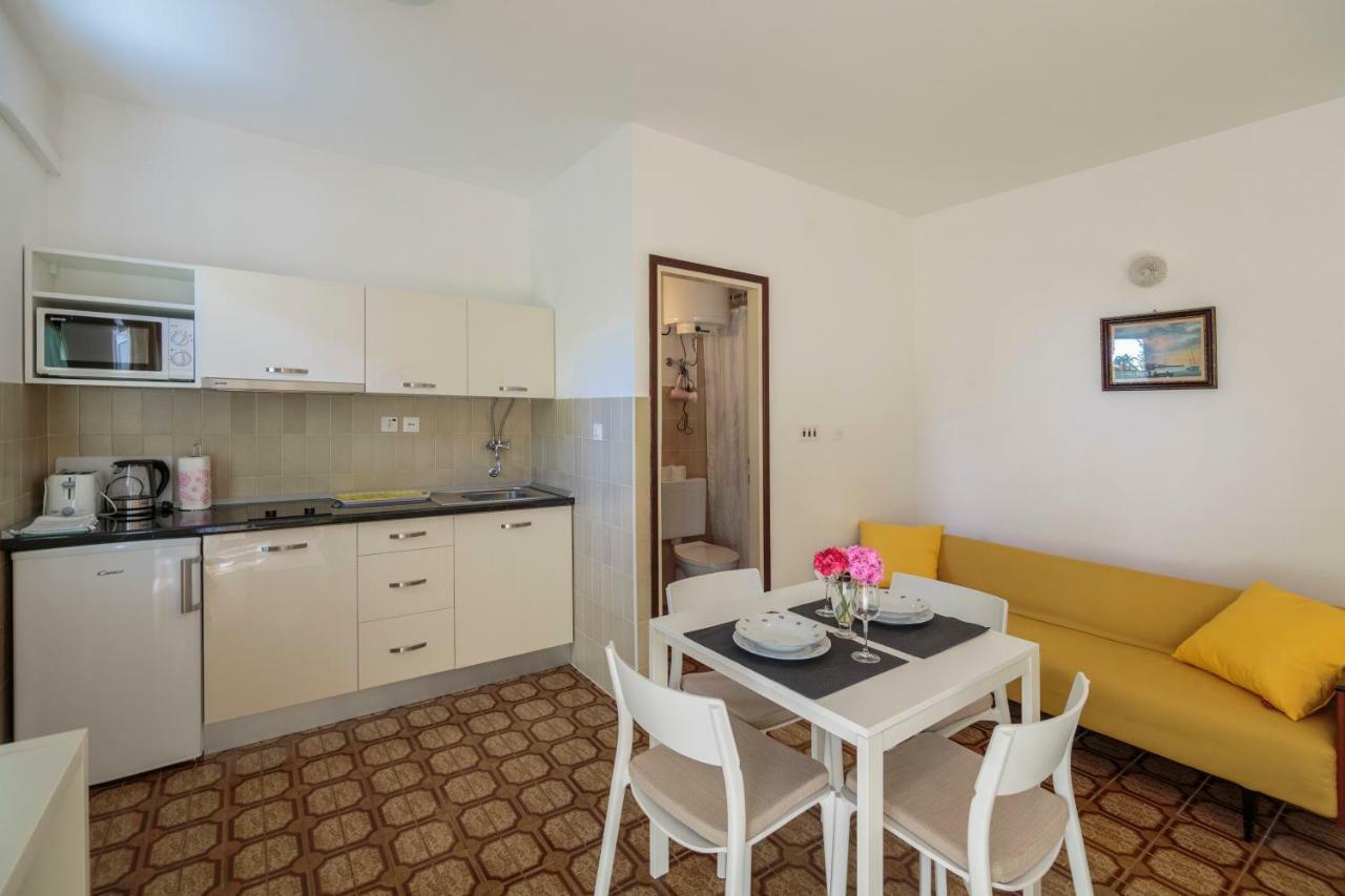 Apartmani Jordana Komiža Exteriér fotografie