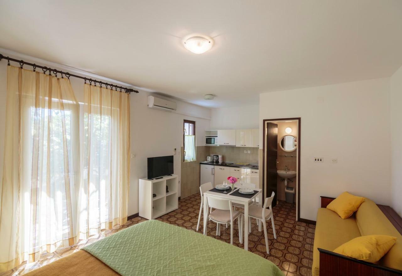 Apartmani Jordana Komiža Exteriér fotografie
