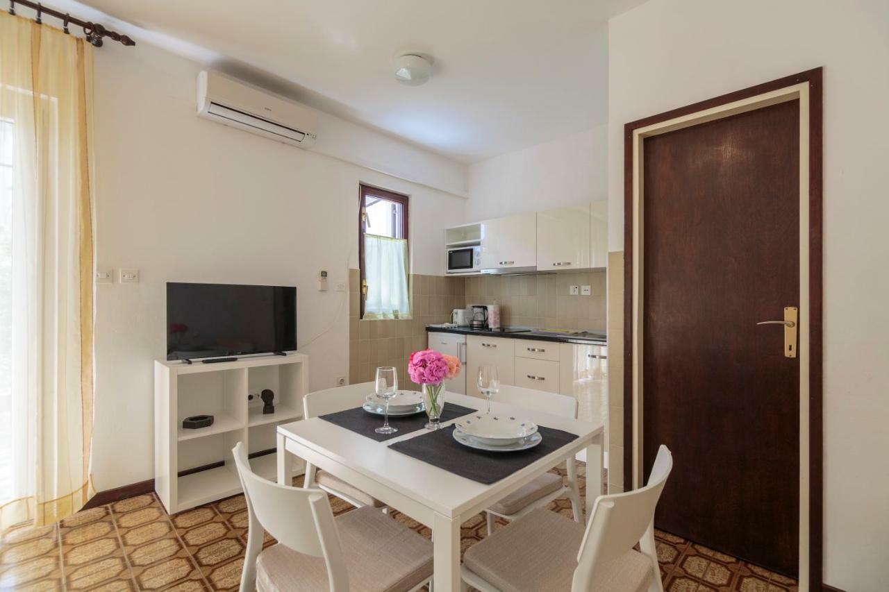 Apartmani Jordana Komiža Exteriér fotografie
